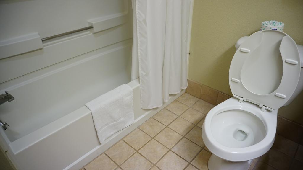 Wesley Inn Wichita Pokój zdjęcie