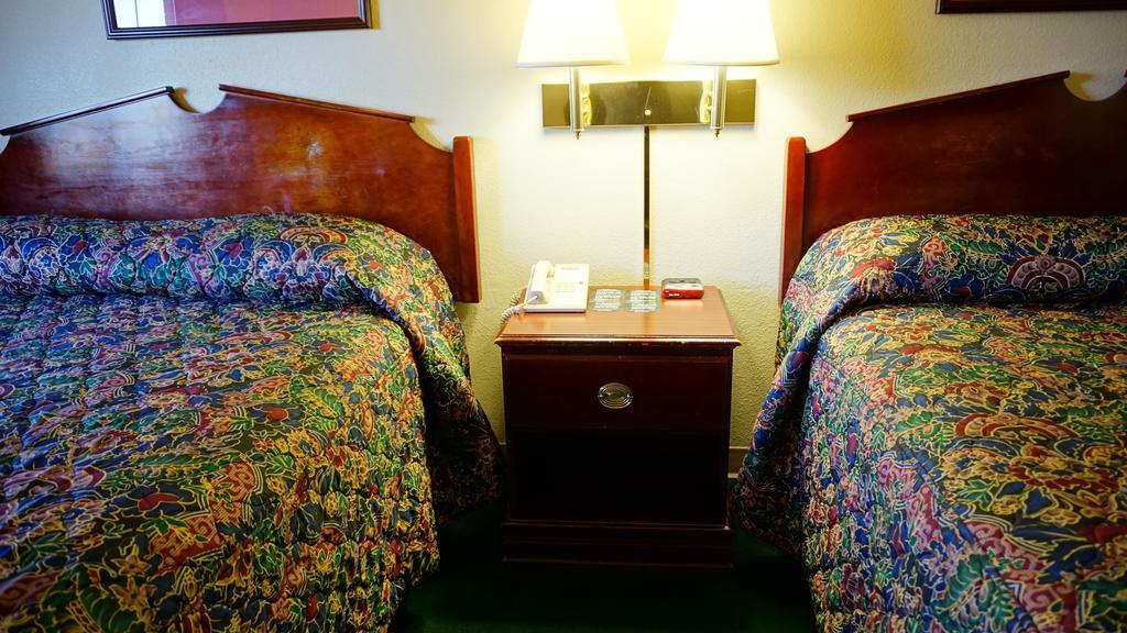 Wesley Inn Wichita Pokój zdjęcie