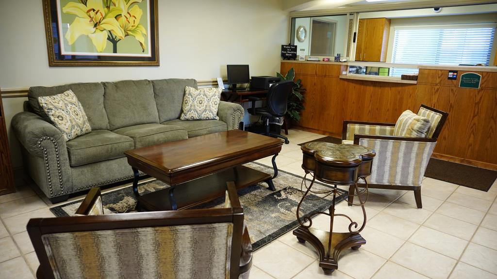 Wesley Inn Wichita Zewnętrze zdjęcie