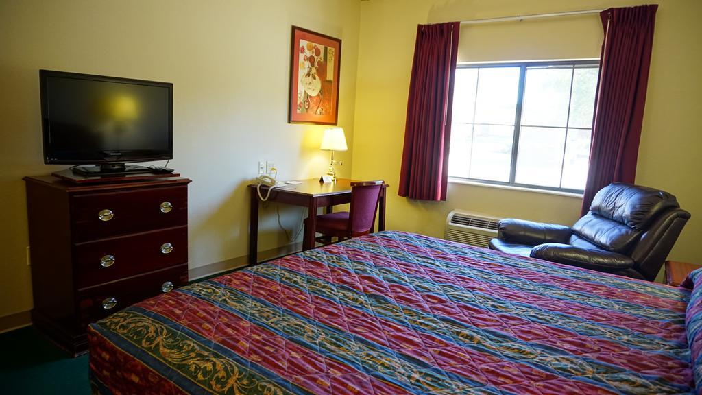 Wesley Inn Wichita Zewnętrze zdjęcie