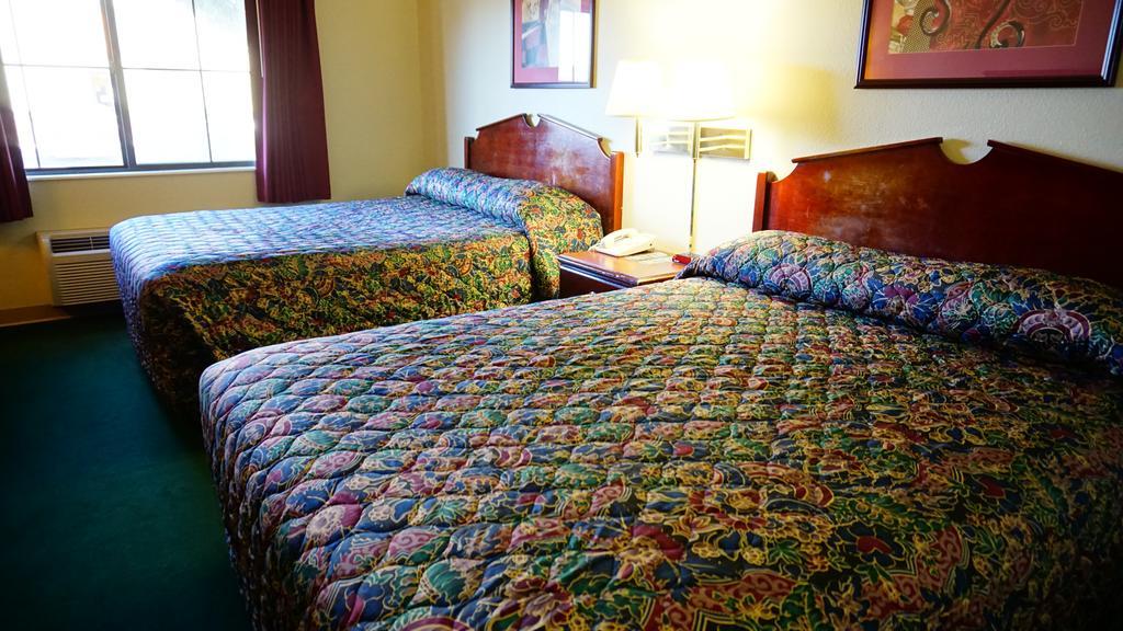 Wesley Inn Wichita Zewnętrze zdjęcie
