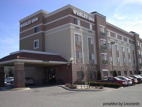 Wesley Inn Wichita Zewnętrze zdjęcie