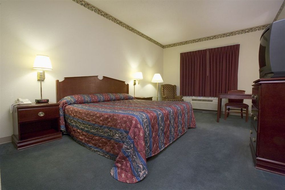 Wesley Inn Wichita Zewnętrze zdjęcie