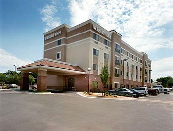 Wesley Inn Wichita Zewnętrze zdjęcie